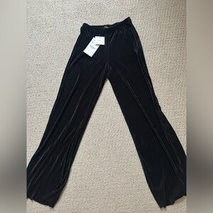 Zara women’s pleated Black Wide-Leg Pants